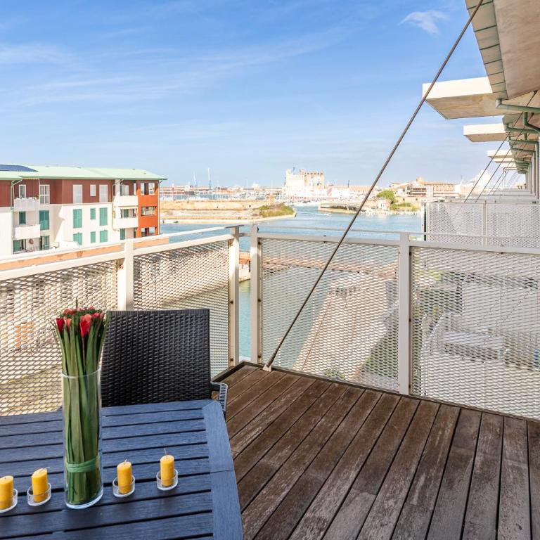 GuestHost - Bright Balcony Apt with Sea-View - Appartamento con 2 Camere da Letto - 29