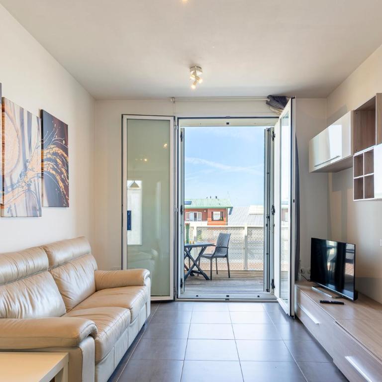 GuestHost - Bright Balcony Apt with Sea-View - Appartamento con 2 Camere da Letto - 4