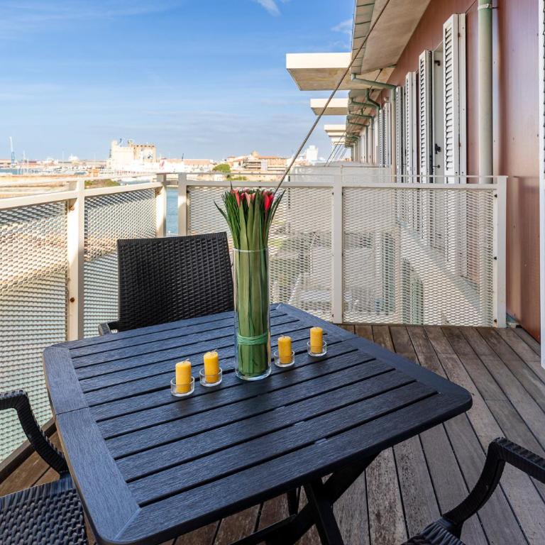 GuestHost - Bright Balcony Apt with Sea-View - Appartamento con 2 Camere da Letto - 28
