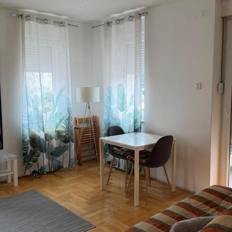 Apartment Theater - Apartman sa 2 Spavaće Sobe - 1