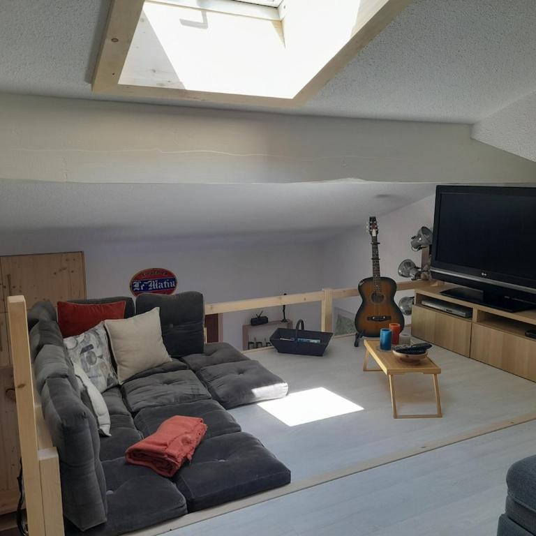 Chalet mitoyen au calme - rez-de-jardin - parking - Appartement 2 Chambres - 11