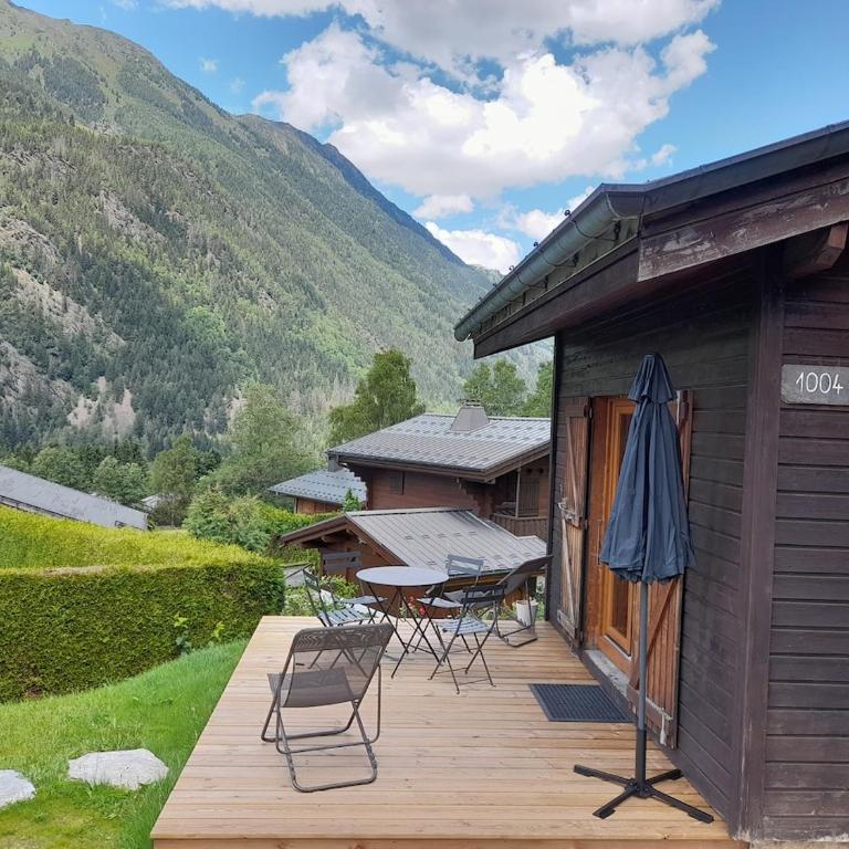Chalet mitoyen au calme - rez-de-jardin - parking - Appartement 2 Chambres - 24