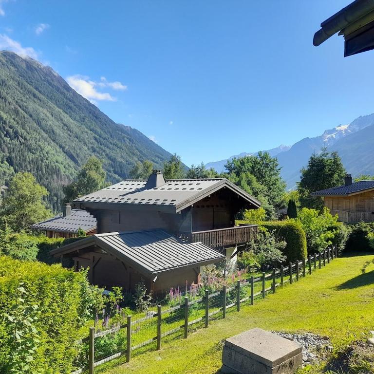 Chalet mitoyen au calme - rez-de-jardin - parking - Appartement 2 Chambres - 26