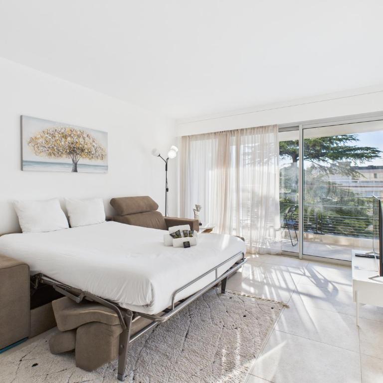VILLA LERINS avec terrasse, haut standing et moderne - Appartement 1 Chambre avec Balcon et Vue sur la Ville - 5