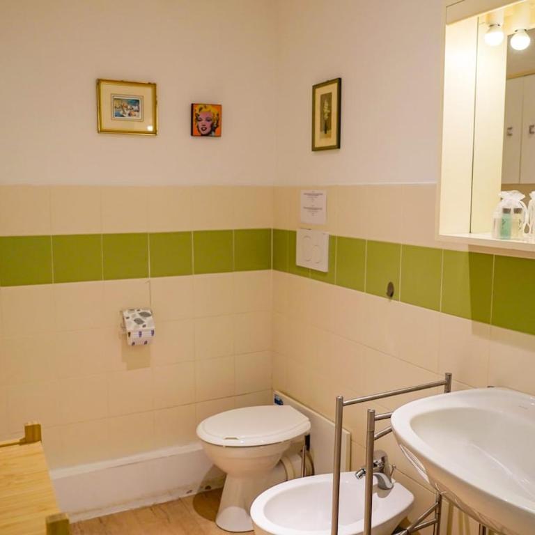 Studio Apartment Sant'Orsola Hospital - One-Bedroom Apartment - 8