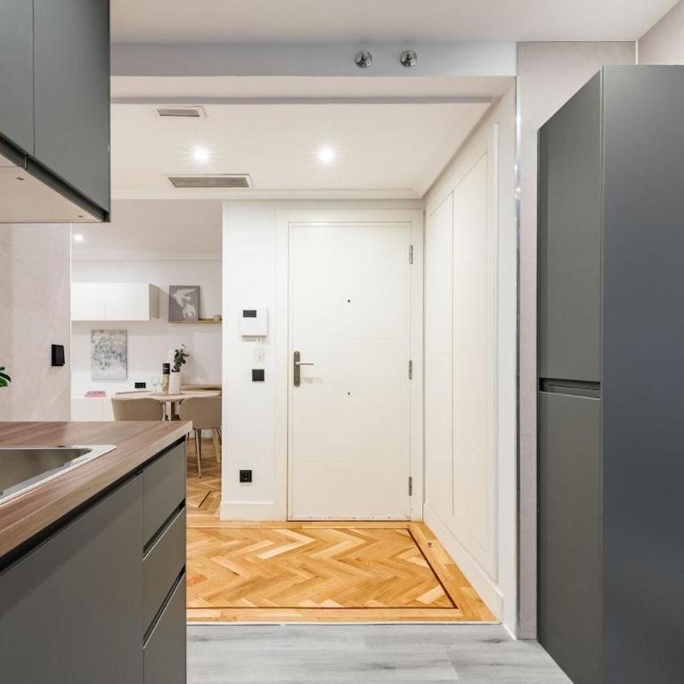 Nova City Apartment - Next to Atocha Station - Two-Bedroom Deluxe Apartment - 16