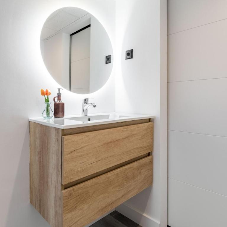 Nova City Apartment - Next to Atocha Station - Two-Bedroom Deluxe Apartment - 20