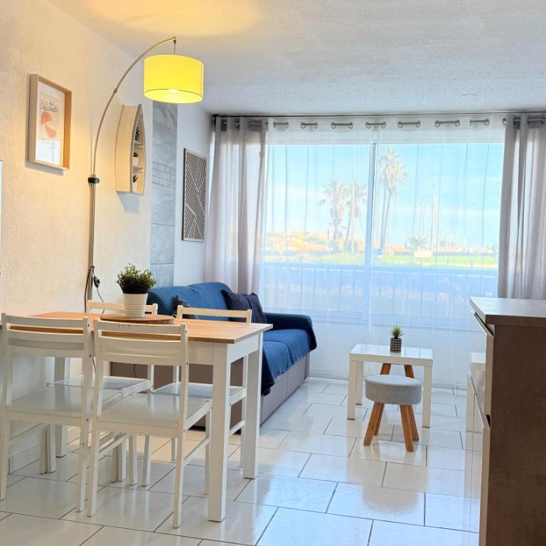 Appartement 6 personnes avec piscine secteur Richelieu, à 400m de la plage et à 650m du centre port - Two-Bedroom Apartment - 2
