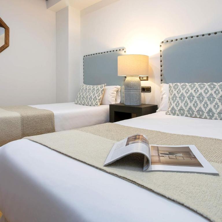 Genteel Home Bib Rambla - Two-Bedroom Apartment - 10