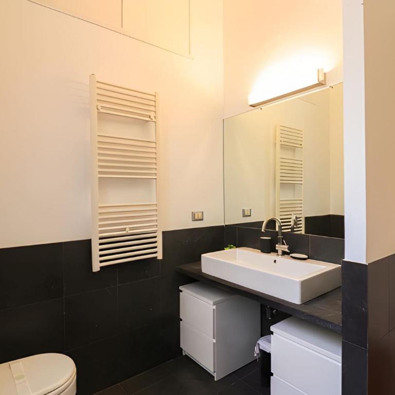 Deluxe Vatican Chic Home - 2min Vatican & Metro 2min - AC, Wifi - Appartamento con 2 Camere da Letto - 4