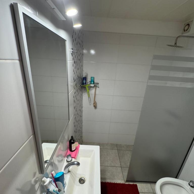 Departamento céntrico Ramallo - Two-Bedroom Apartment - 2