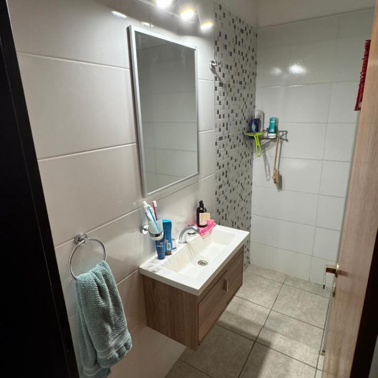 Departamento céntrico Ramallo - Two-Bedroom Apartment - 5