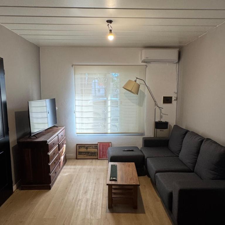 Departamento céntrico Ramallo - Two-Bedroom Apartment - 1