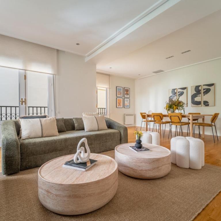 Elegant exclusive -3 Bdrs 2 Baths -Salamanca - Apartamento - 1