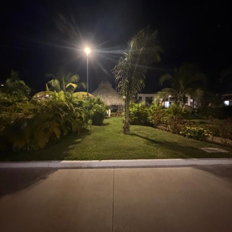 Departamento Boutique con Club de Playa y 7 Albercas Diferentes - Apartamento de 3 dormitorios - 91