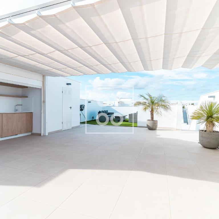 Pilar Prime Penthouse with Rooftop and Pool by OYOOSTAYS - Premium Apartment mit 3 Schlafzimmern und Balkon - 20