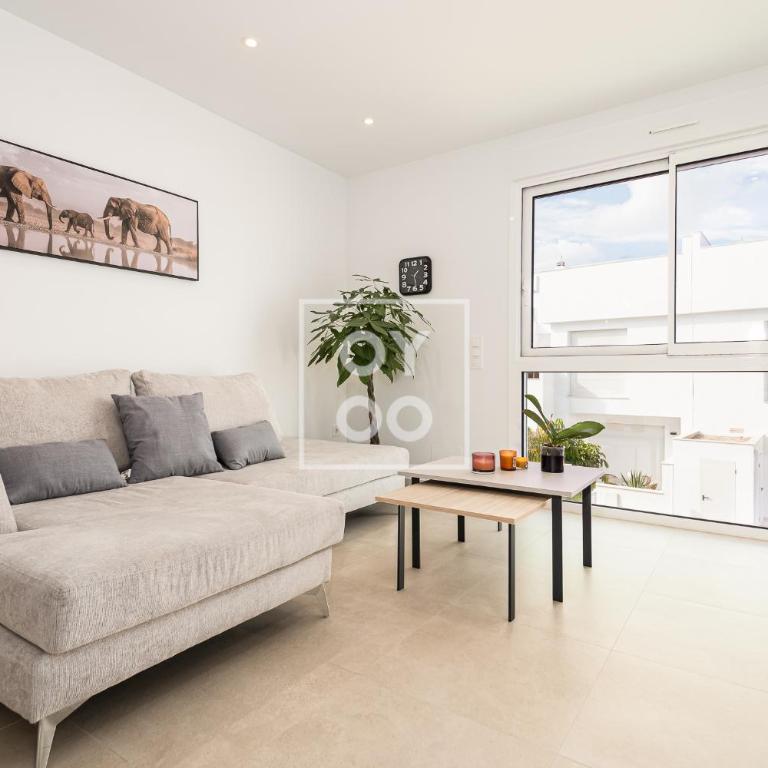 Pilar Prime Penthouse with Rooftop and Pool by OYOOSTAYS - Premium Apartment mit 3 Schlafzimmern und Balkon - 6