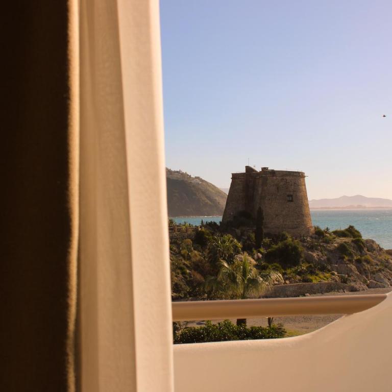 Tesoro Mediterranean Boutique Suites - Habitación Doble con balcón y vistas al mar - 4