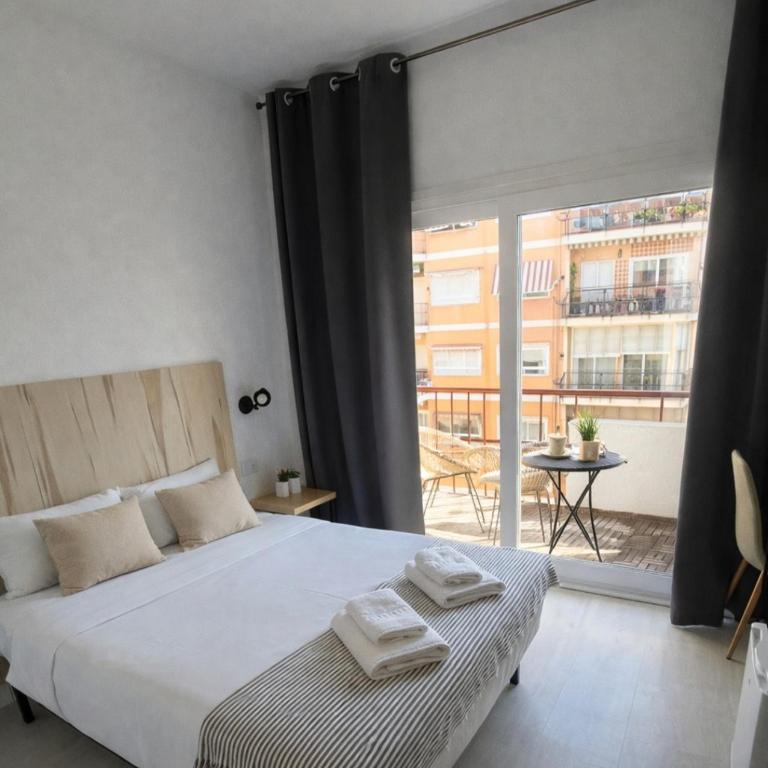 CASA MILA SV19 guesthouse - Double Room with Shared Bathroom - 5