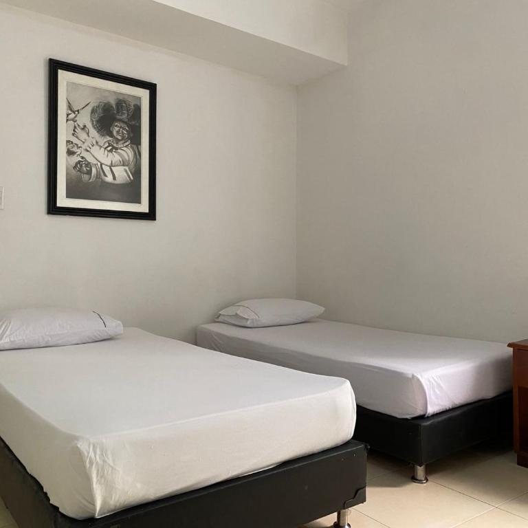 Hotel Laureles 70 Medellín - Habitación Triple Confort - 22