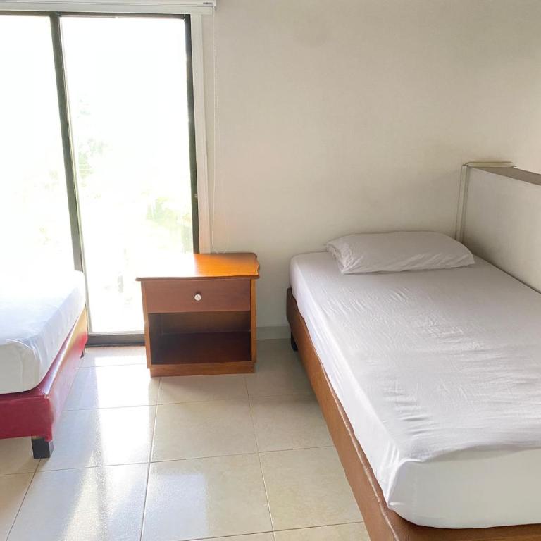 Hotel Laureles 70 Medellín - Habitación Triple - 9