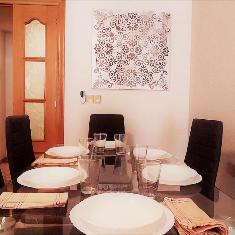 Apartamento a 3 min de la playa con aire acondicionado y parking - Apartamento Estándar de 4 dormitorios - 7