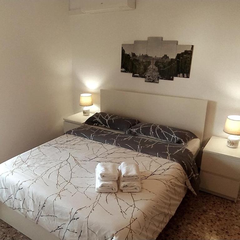 Apartamento a 3 min de la playa con aire acondicionado y parking - Apartamento Estándar de 4 dormitorios - 10