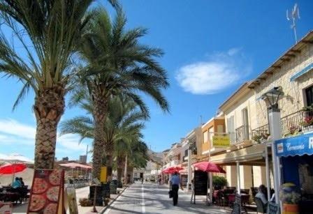 Apartamento a 3 min de la playa con aire acondicionado y parking - Apartamento Estándar de 4 dormitorios - 18