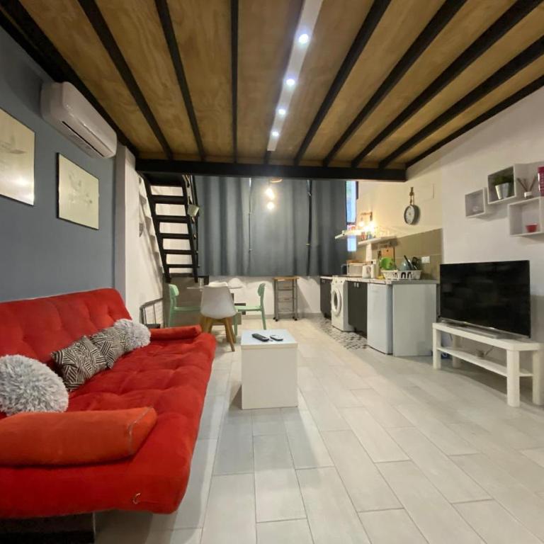 Acogedor Loft Estilo Industrial - a Metros de Plaza de Toros - One-Bedroom Apartment - 4