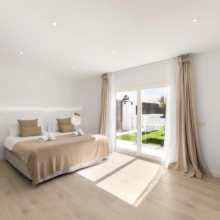 Villa Cactus - Large Private Plot - Heated Pool & BBQ - Luxury Vacation - Villa - 15