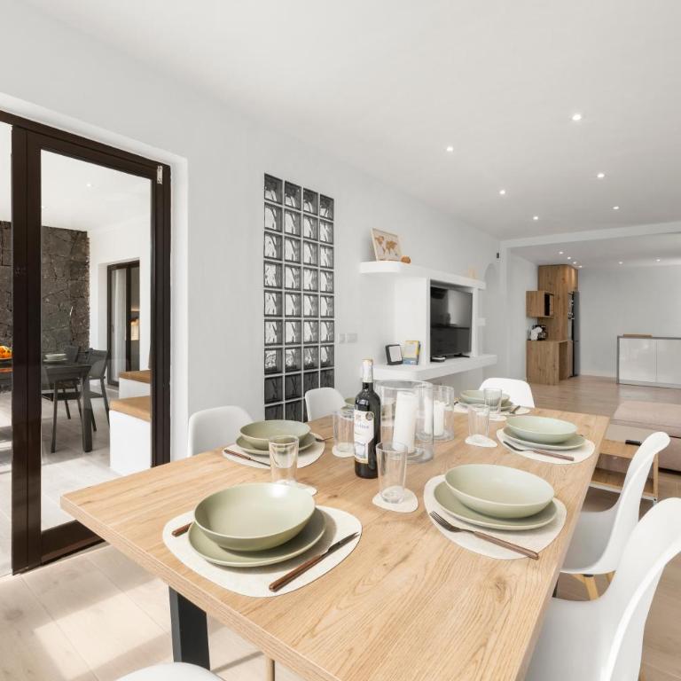Villa Cactus - Large Private Plot - Heated Pool & BBQ - Luxury Vacation - Villa - 26