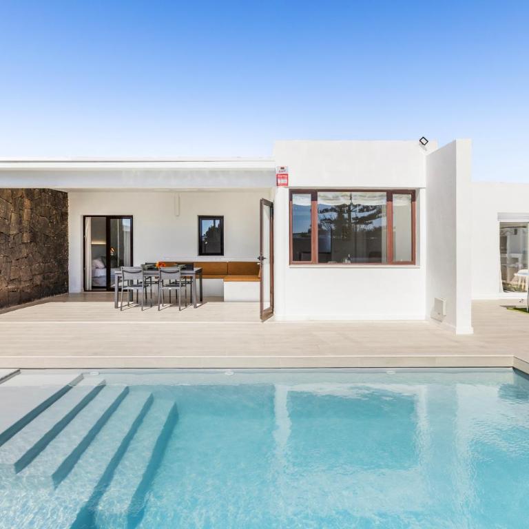 Villa Cactus - Large Private Plot - Heated Pool & BBQ - Luxury Vacation - Villa - 4