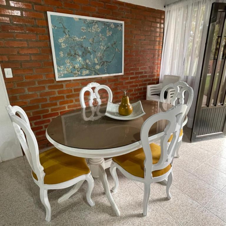 Peaceful 4 bedroom Cottage with pool - One-Bedroom House - 2