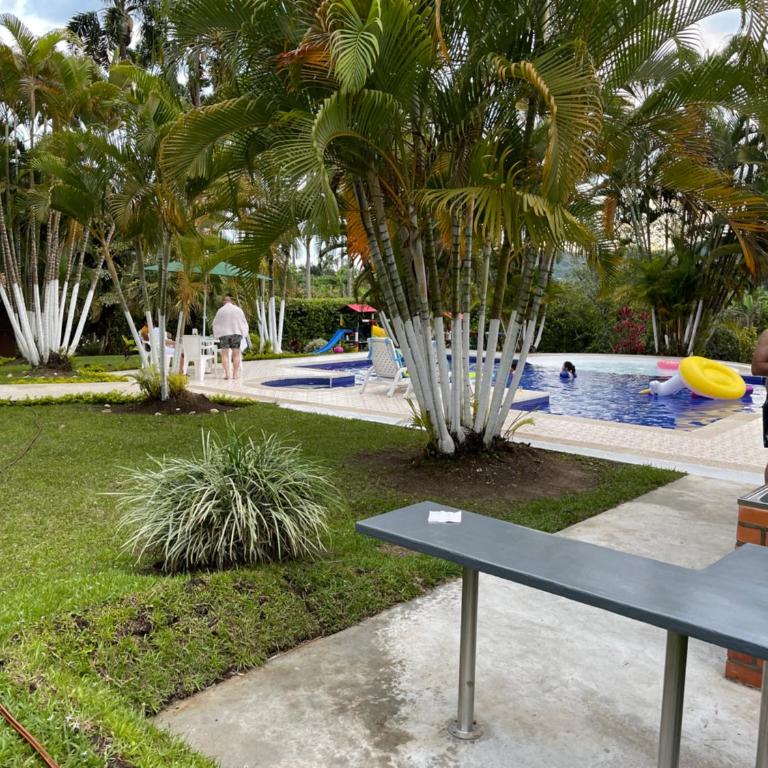 Peaceful 4 bedroom Cottage with pool - One-Bedroom House - 4