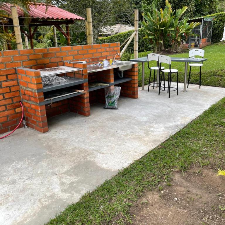 Peaceful 4 bedroom Cottage with pool - One-Bedroom House - 7