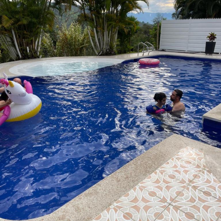 Peaceful 4 bedroom Cottage with pool - One-Bedroom House - 11
