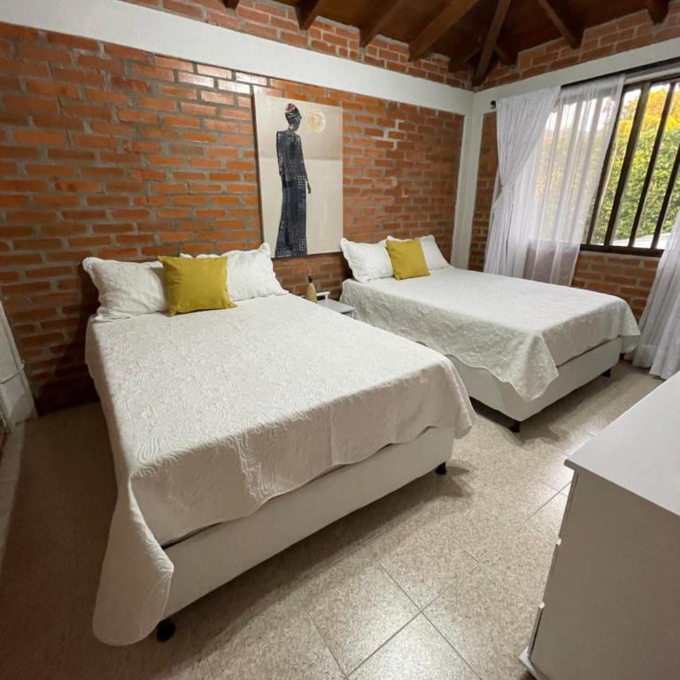 Peaceful 4 bedroom Cottage with pool - One-Bedroom House - 13