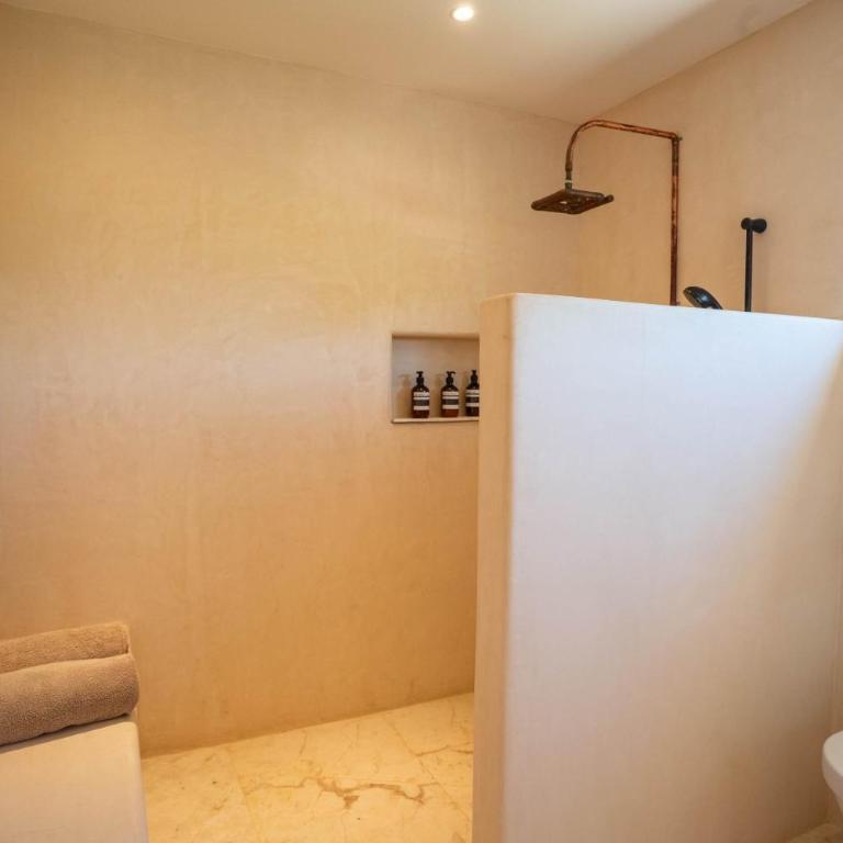 Blanca Beach House - 3BR - Eco-friendly Retreat - Vacation Home - 34