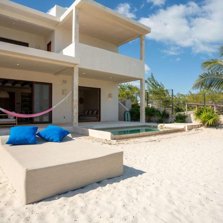 Blanca Beach House - 3BR - Eco-friendly Retreat - Vacation Home - 50