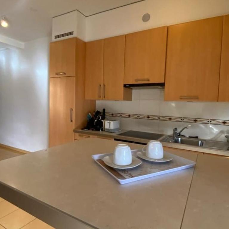 Large Apartment 7 minutes walking to Train station - Apartment mit 1 Schlafzimmer - 2