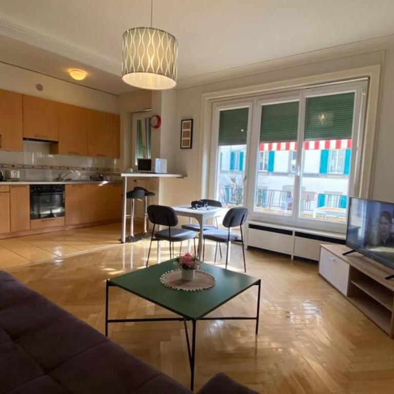 Large Apartment 7 minutes walking to Train station - Apartment mit 1 Schlafzimmer - 4
