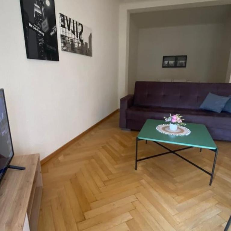 Large Apartment 7 minutes walking to Train station - Apartment mit 1 Schlafzimmer - 5