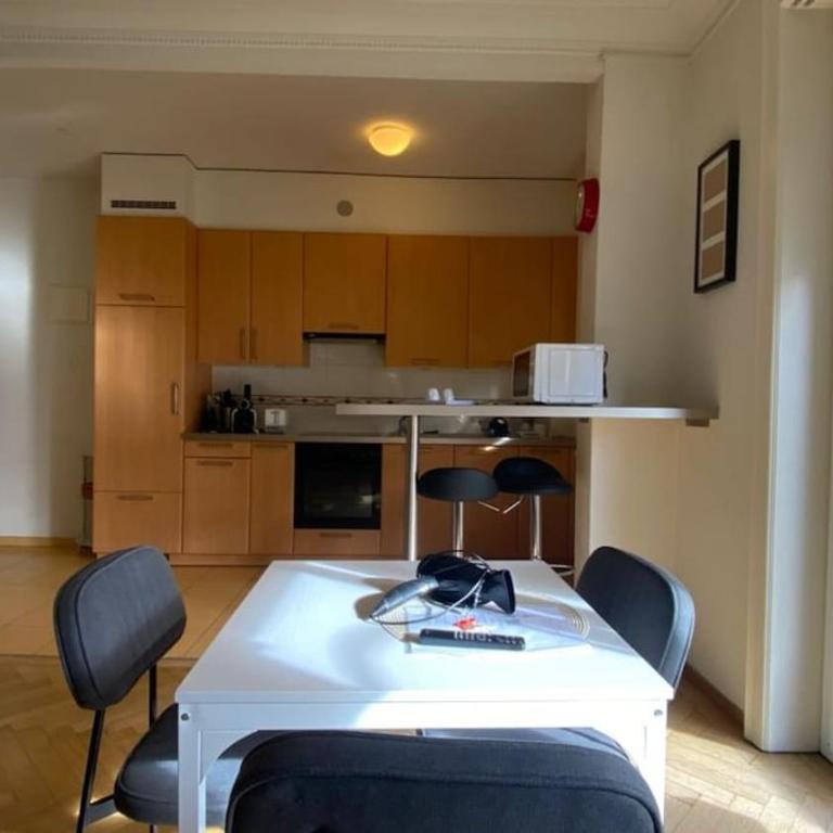 Large Apartment 7 minutes walking to Train station - Apartment mit 1 Schlafzimmer - 12