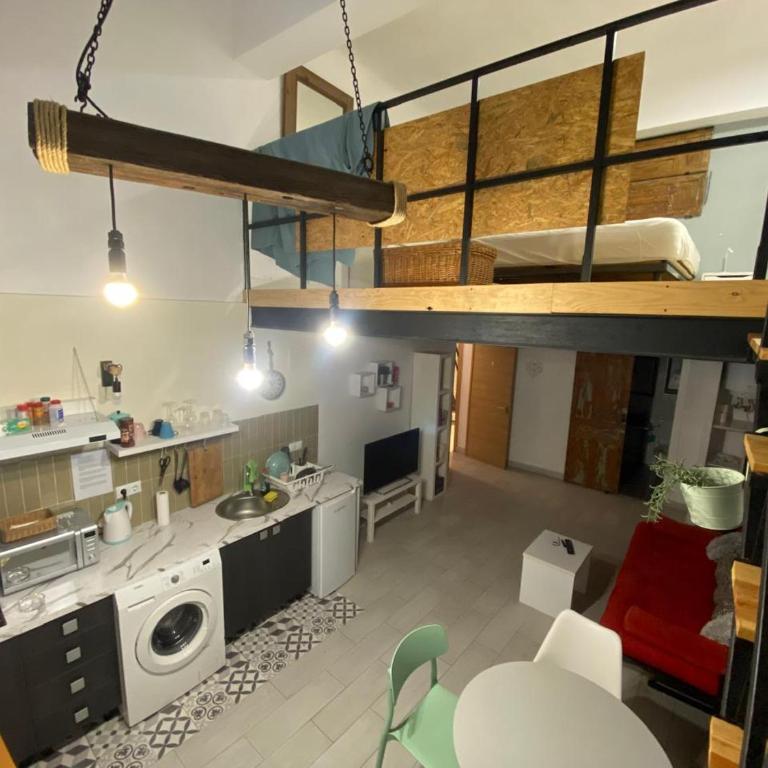 Acogedor Loft Estilo Industrial - a Metros de Plaza de Toros - One-Bedroom Apartment - 12