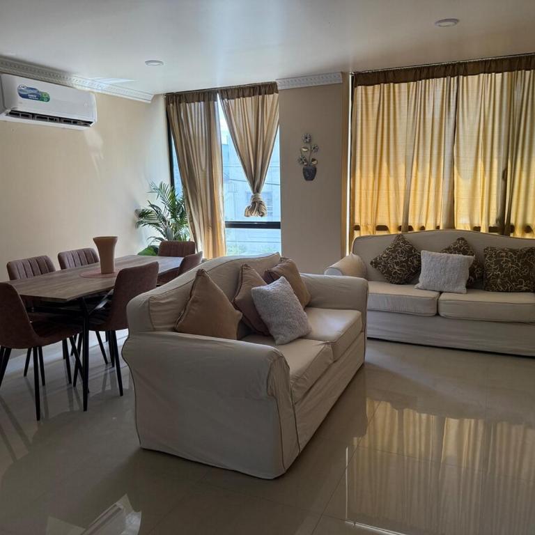 Departamento en Playa Murciélago y Mall del Pacífico - One-Bedroom Apartment - 2