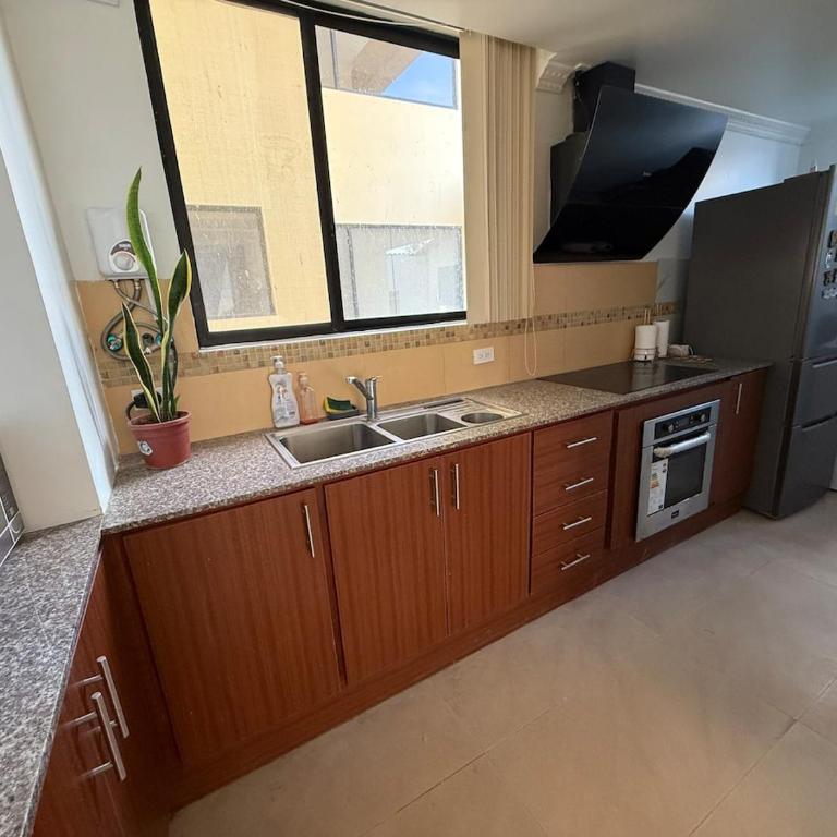 Departamento en Playa Murciélago y Mall del Pacífico - One-Bedroom Apartment - 11