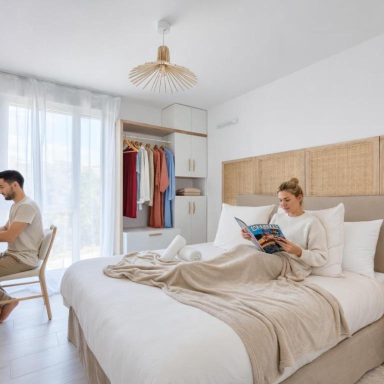 Les Lumières du Cinquième , 2 chambres , clim , wifi , Cap3000 à pied , parking - Appartement 2 Chambres - 3