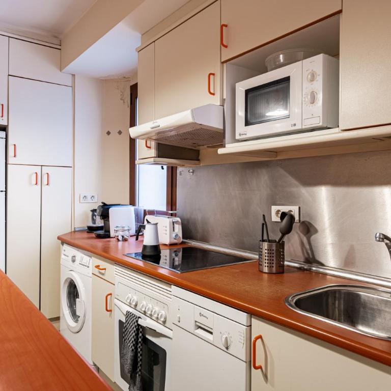 Tranquilo, céntrico y luminoso - Two-Bedroom Apartment - 11
