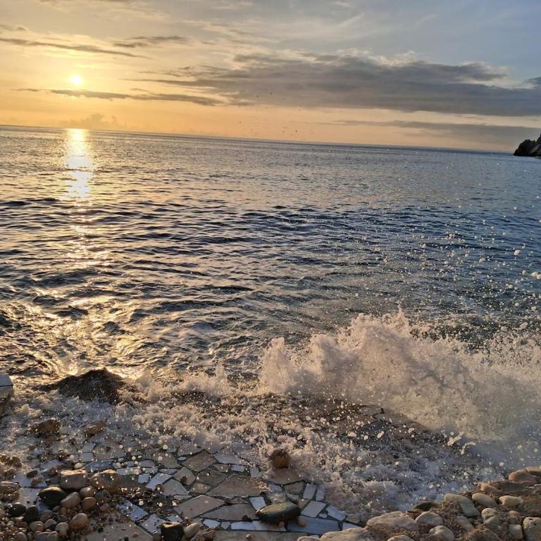 Beach House Kruče - Apartman sa 2 Spavaće Sobe, Balkonom i Pogledom na More - 24