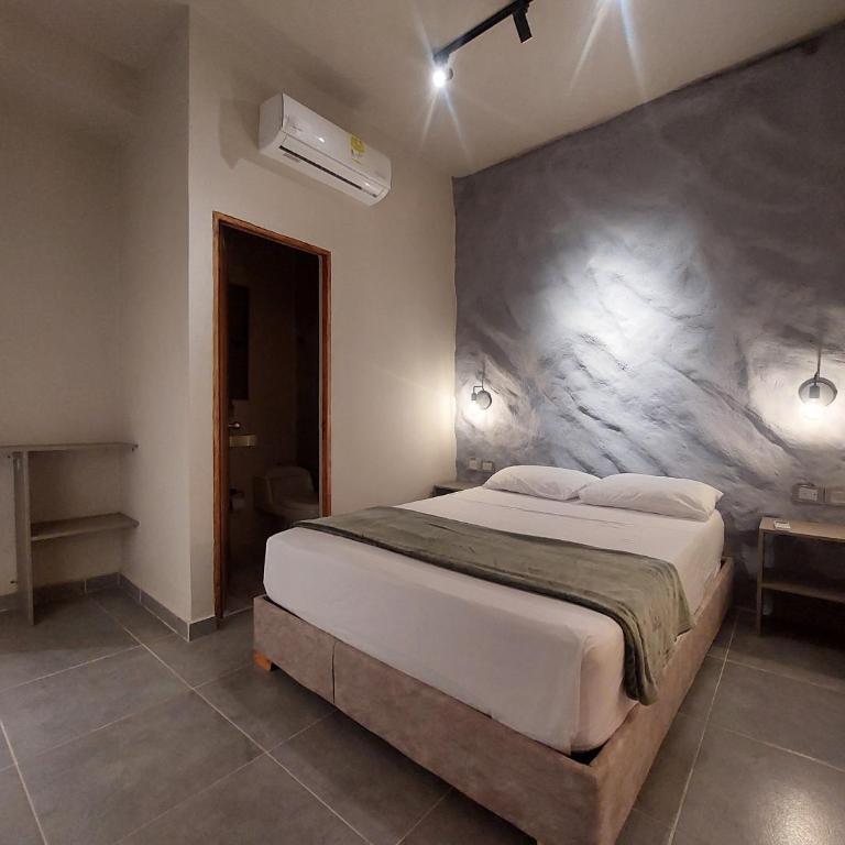 Hotel Kyros by 70 - Deluxe Double Room - 1